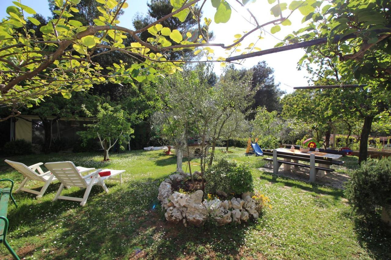 Modern Apartment Sabina With Nice Garden Poreč Exterior foto
